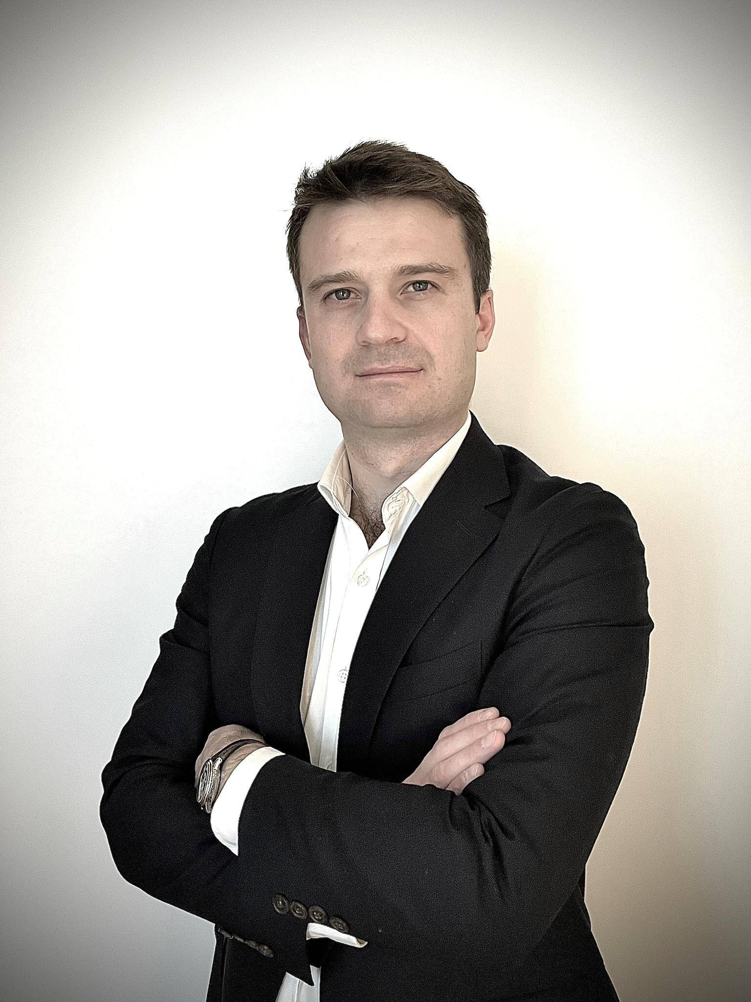 Nicolas C.