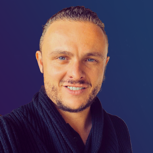 Nicolas D.
