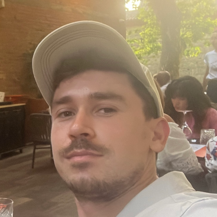 Thibaut Izard - Développeur frontend React • Next