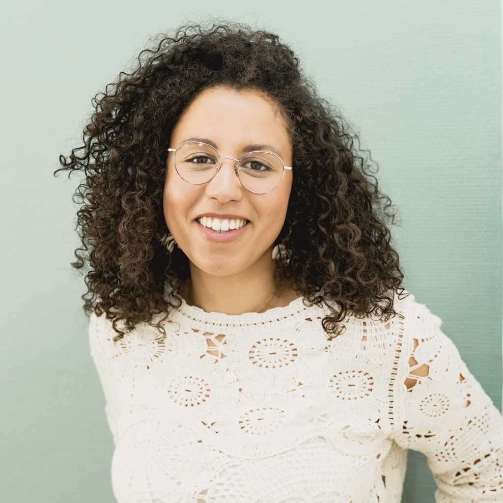 Caroline  - Intellectual Property Lawyer - Trademark - Contract
