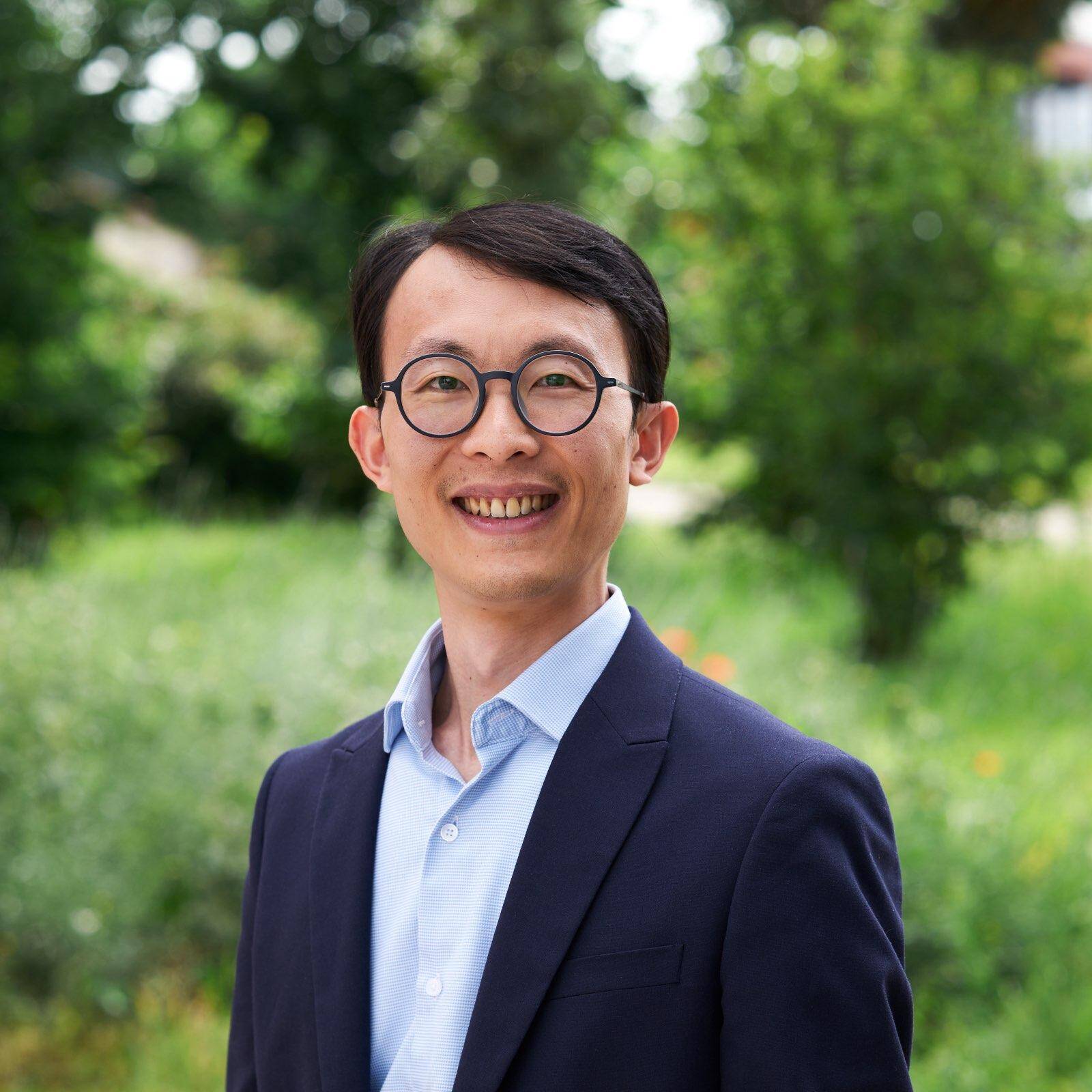 Sz-Wei Chen