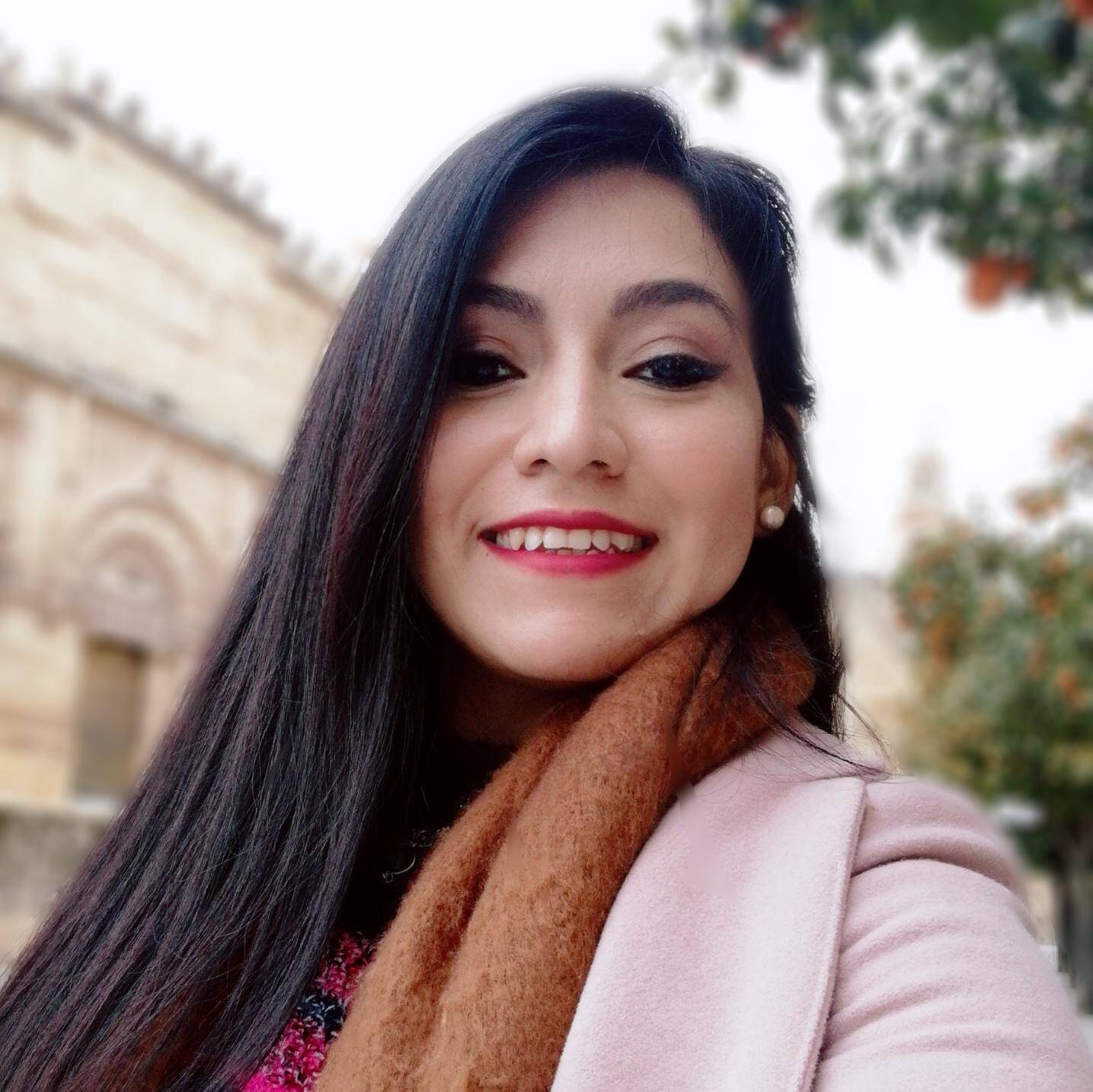 Julissa Cajahuanca - Digital Marketing Specialist | Paid Media