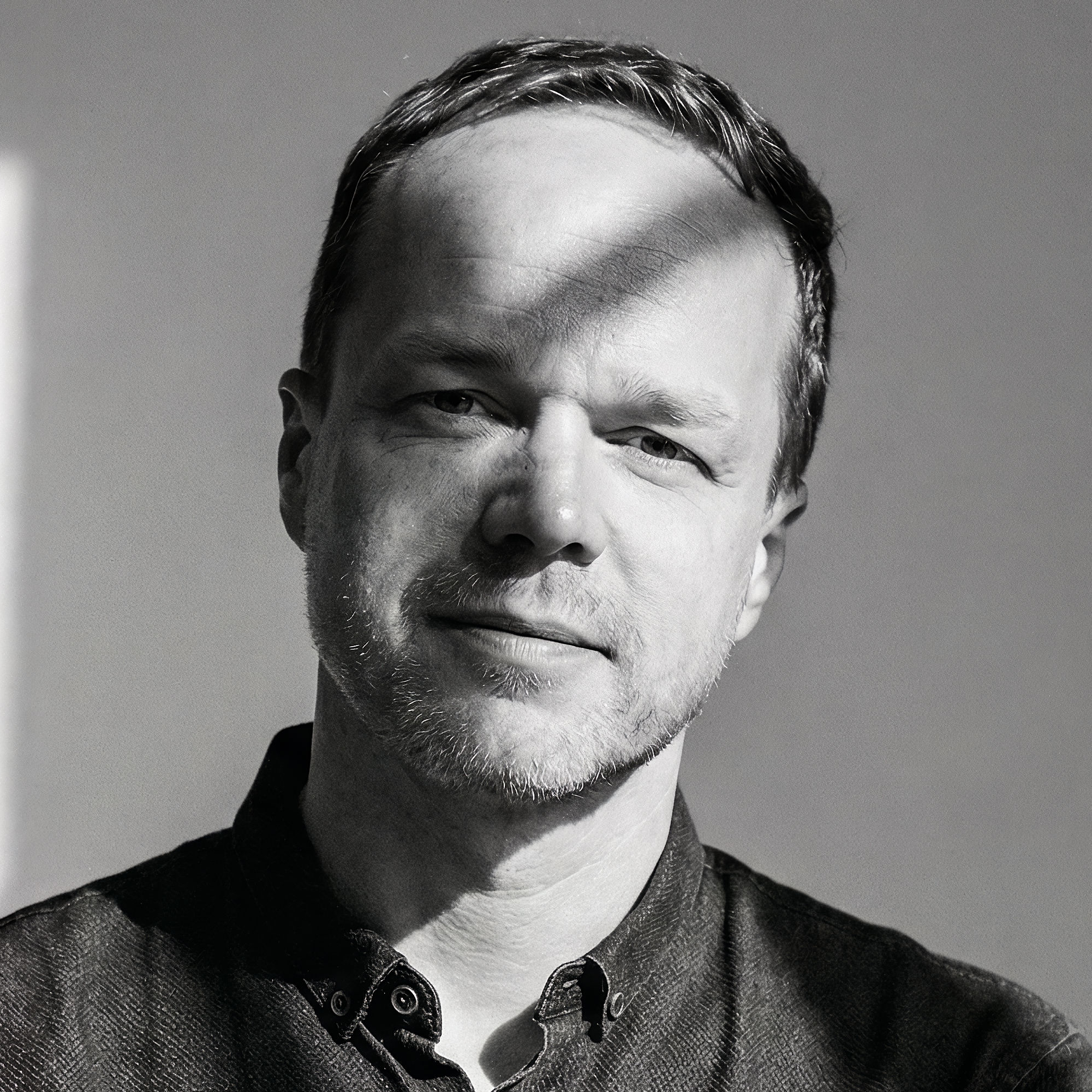Ondrej Aust - 3D Visual + AI  |  Producto y Arquitectura