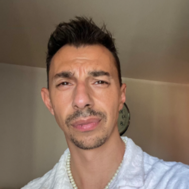 Christopher Agugliaro-Roux - Business developer