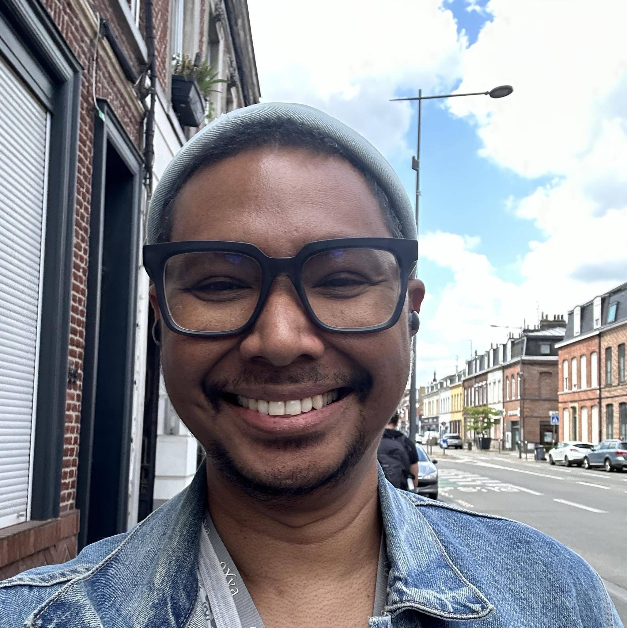Phichet Phuangkaeo - Data/BI consultant 