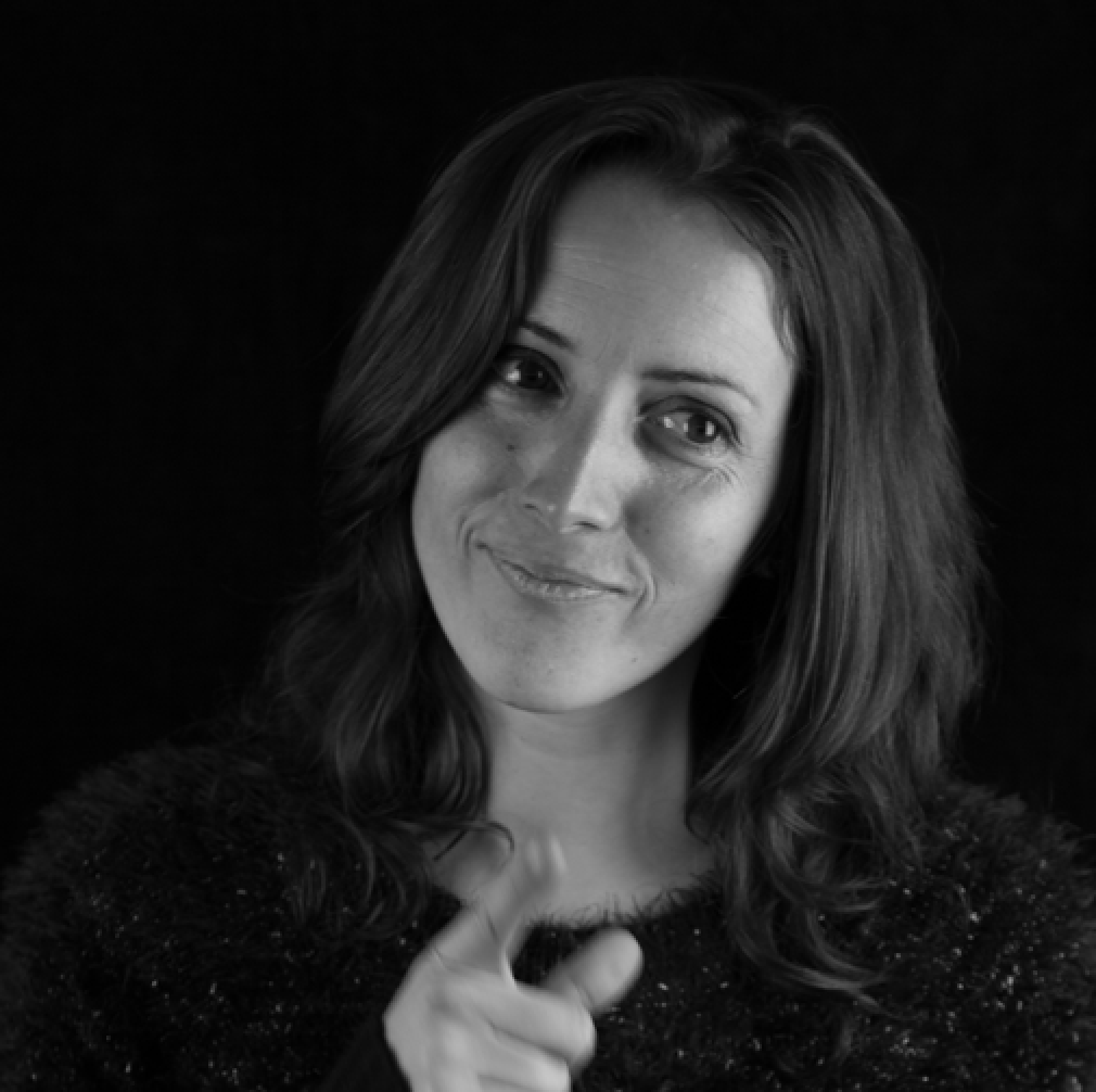 Nathalie Garcia - Graphiste UI UX Web & Mobile Designer + Print