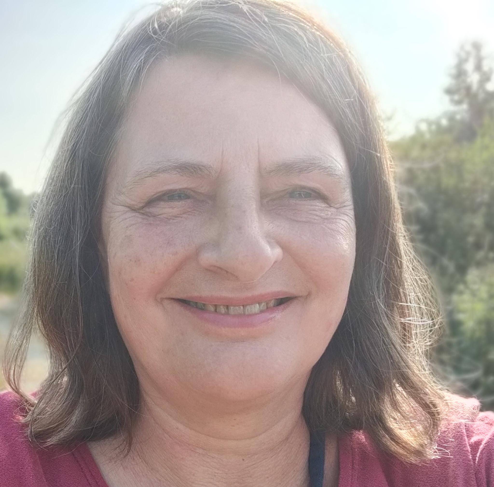 Josina  - administrateur, employé financier, expert comptable.
