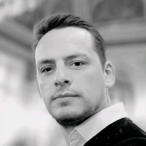 Javier R.