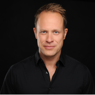 Mirko  - Global Director Customer Experience & VoC