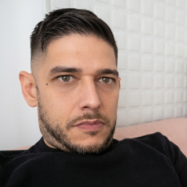 Javier Gonçalves - IT Systems Engineer