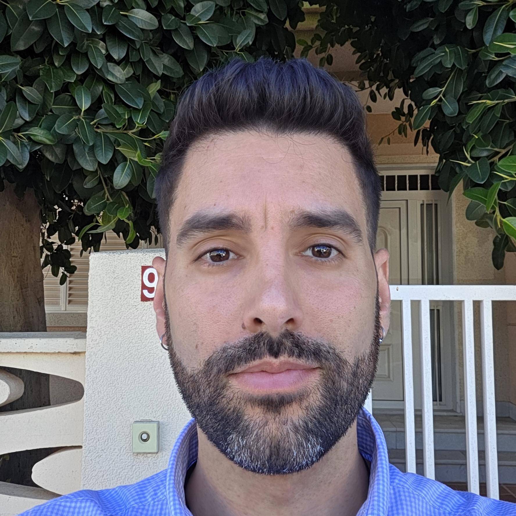 Alejandro  - Consultor de Automatización y Productividad