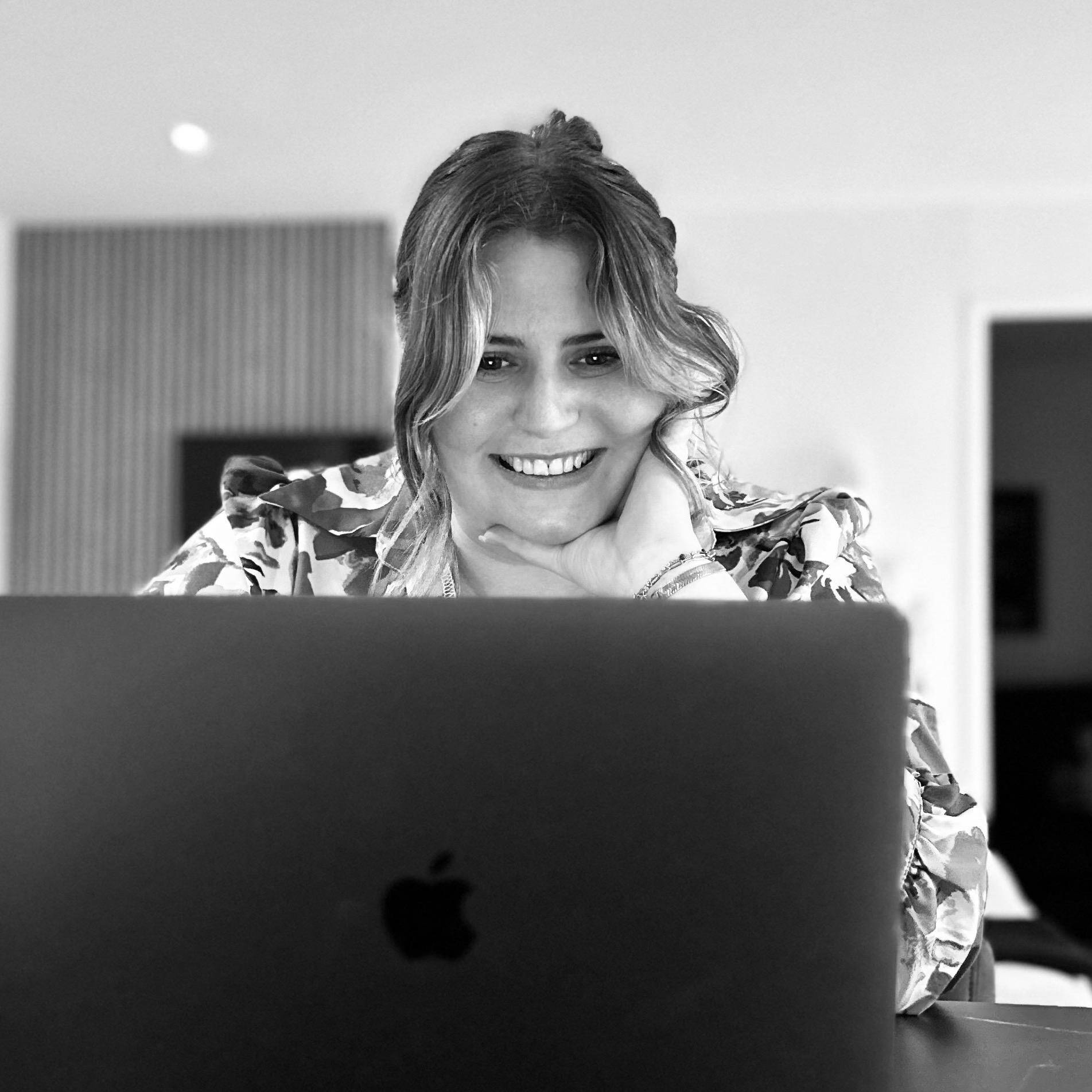 Estelle Brétillard - Community Manager