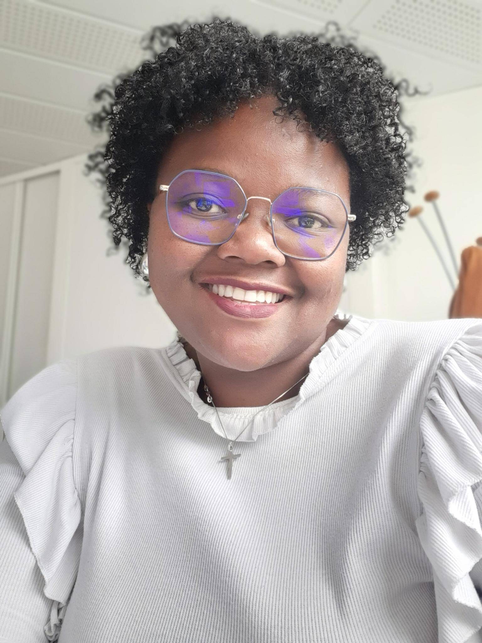 Yveline M.
