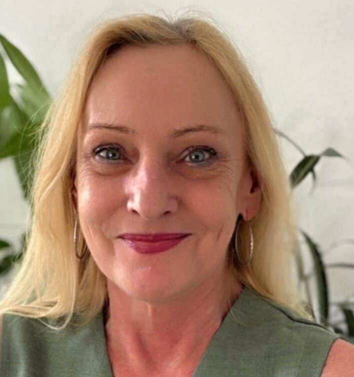 Alžbeta Verešová - English-Hungarian–Slovak Translator 