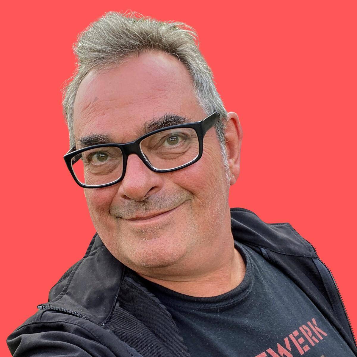 Lewis W. - Consultant-Formateur Digital /CM / Rédacteur