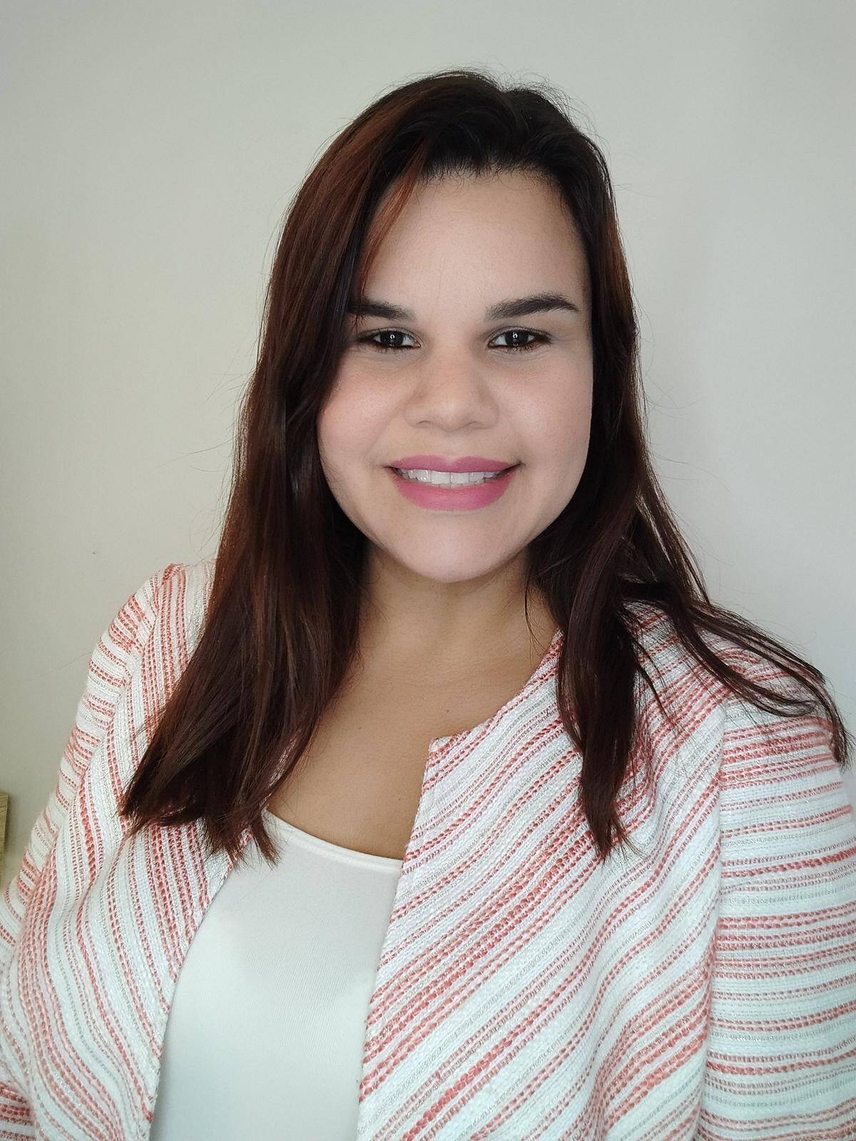 Lour Francis Pérez - Periodista| Community Manager| Atención al Cliente