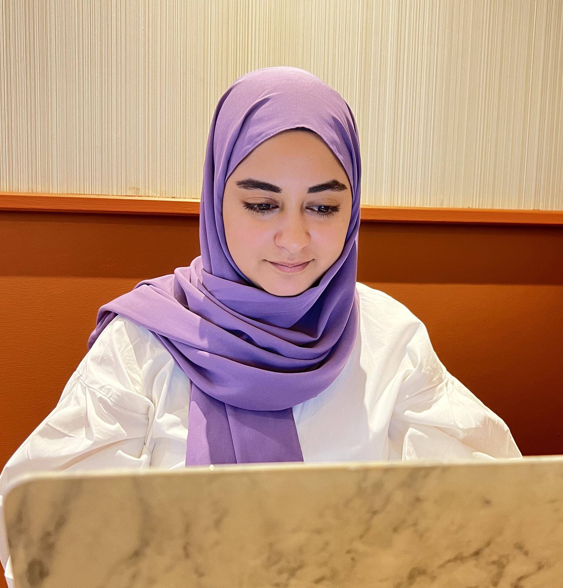 Esra A. - Social Media Manager / Content creator