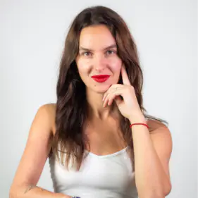 Madalina Lazarica - Community Manager | Social Media | Consultante