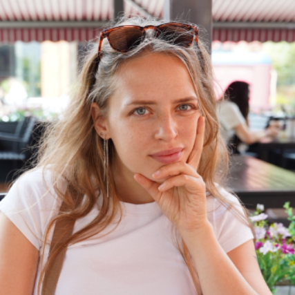 Ariel Bernier - Multilingual Executive & Administrative Assistant