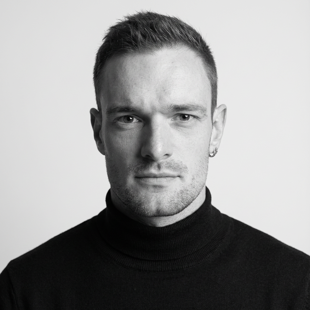Nicolas S.