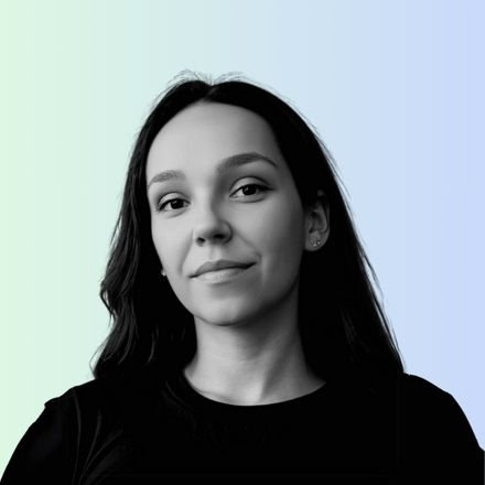 Laura M. - Communication & Marketing Consultant 