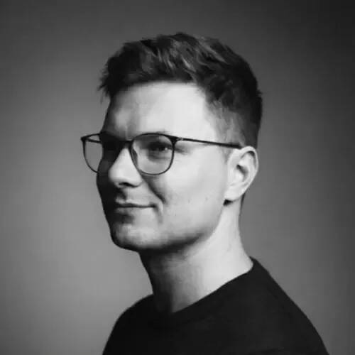 Daniel P. - Webentwickler | IT Consultant | Grafikdesigner