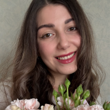 Tamara Sarkisyan - UX/UI Designer for Business Websites & Landing Pag