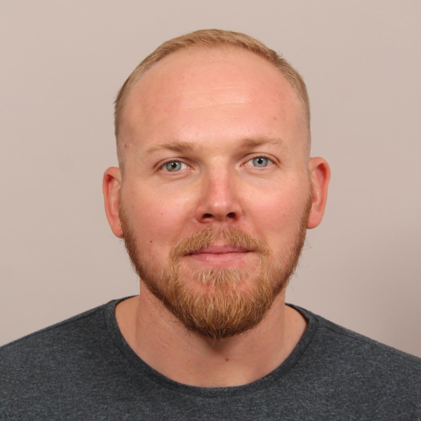 Piotr  - Senior Full-Stack-Entwickler & Gründer Einder