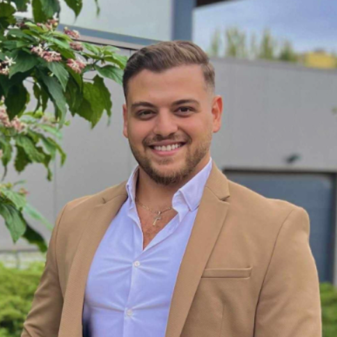 Elias  - RESPONSABLE MARKETING DIGITAL & E-COMMERCE