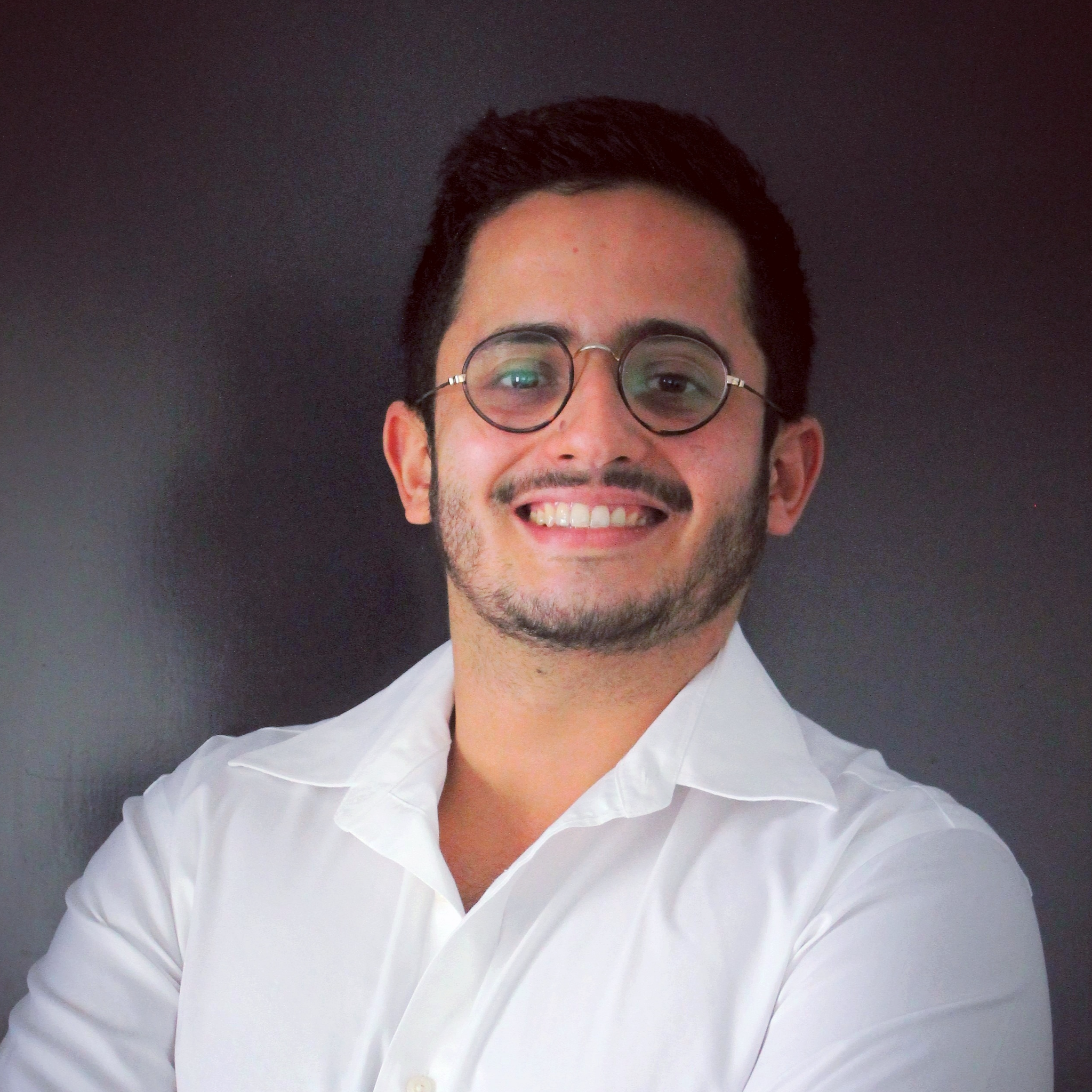 Ismail L.