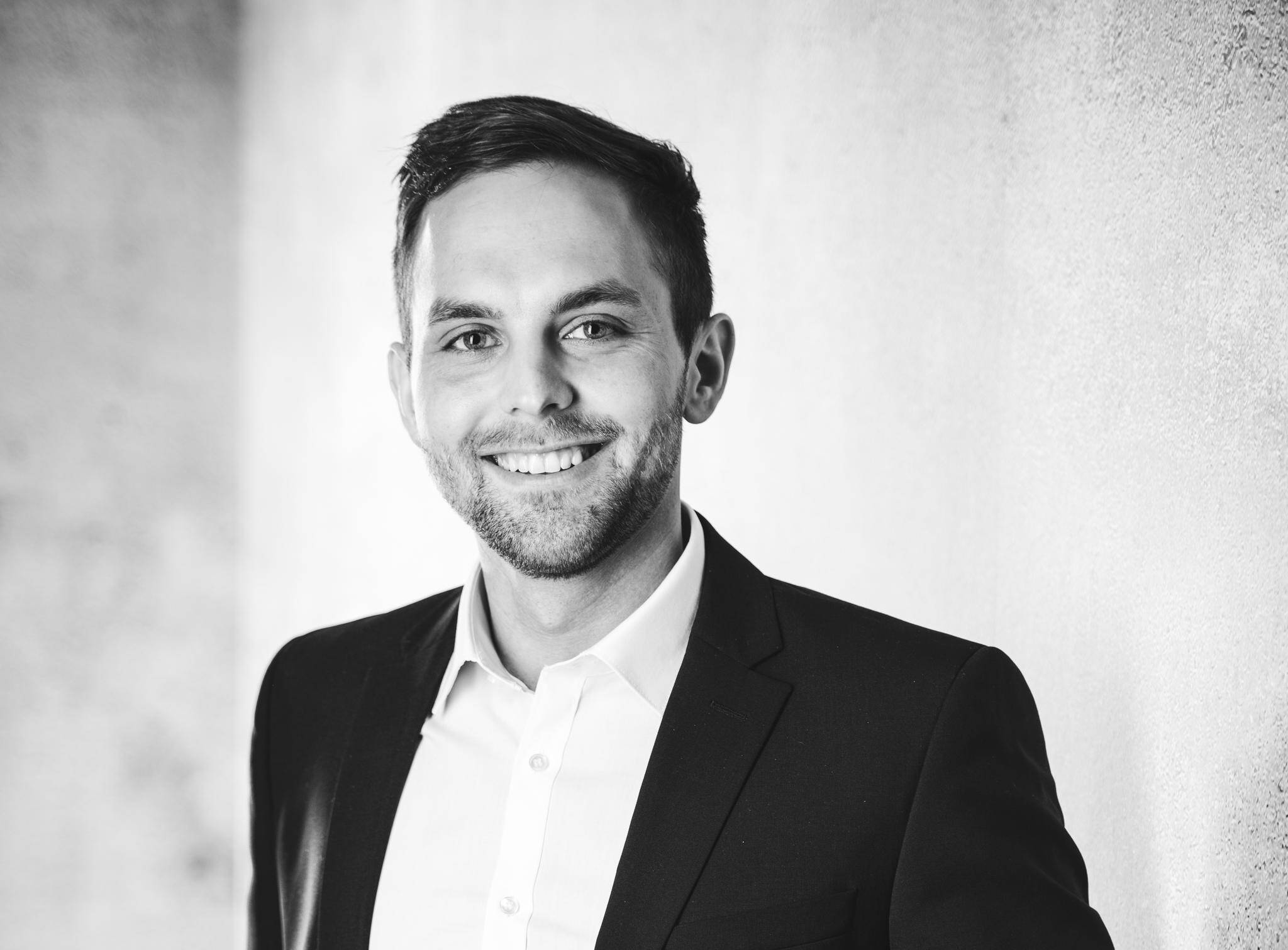 Sebastian Iskra - B2B Leadgenerierung Google LinkedIn Meta