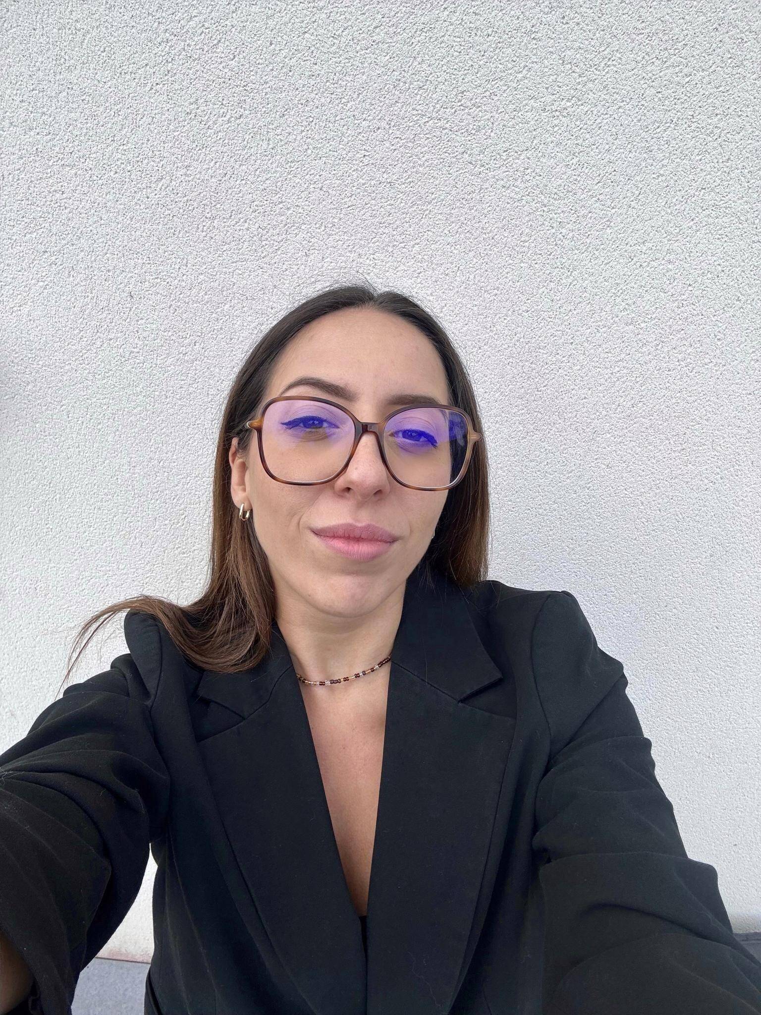 Leila G. - Community Manager
