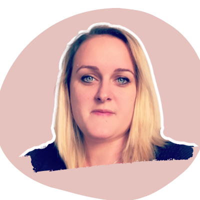 Julie Telliez - Community & Social Média Manager ·  LOUATEA