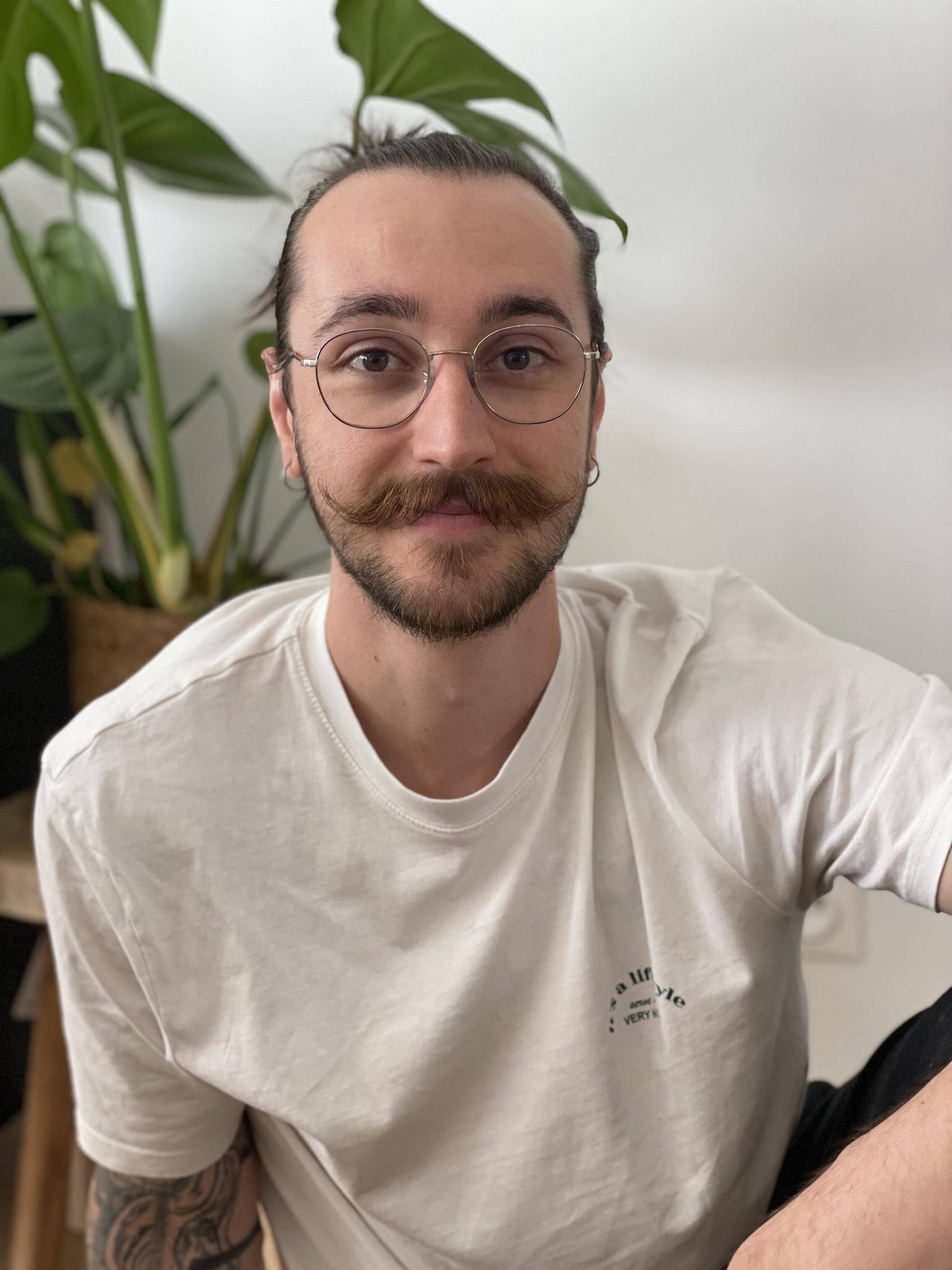 Valentin  - 🚀 Shopify Stores & Showcase Websites