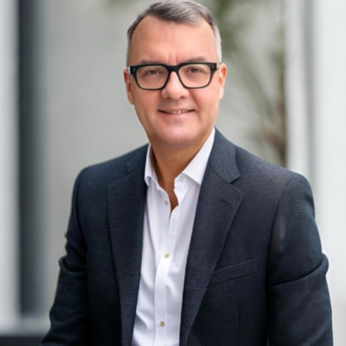 Caret Frederick - Directeur des Opérations