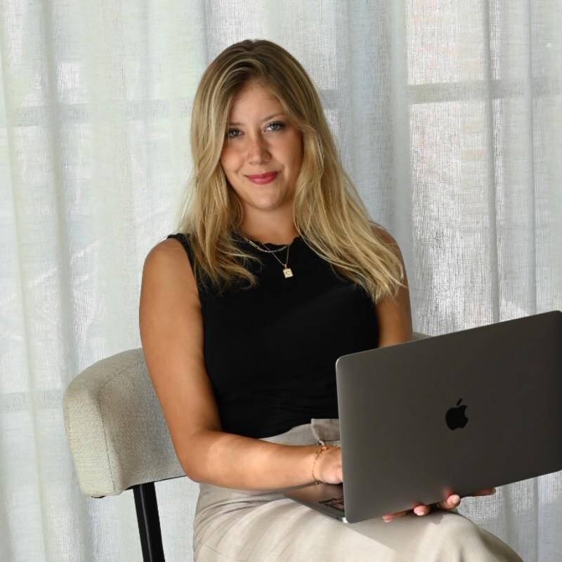 Chloé De Cuyper - Senior Marketing Consultant & Strategic Partner