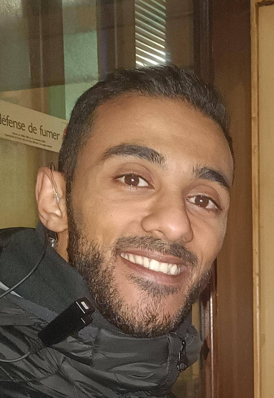 Ayman Emara - Développeur web · Sites premium & immersifs