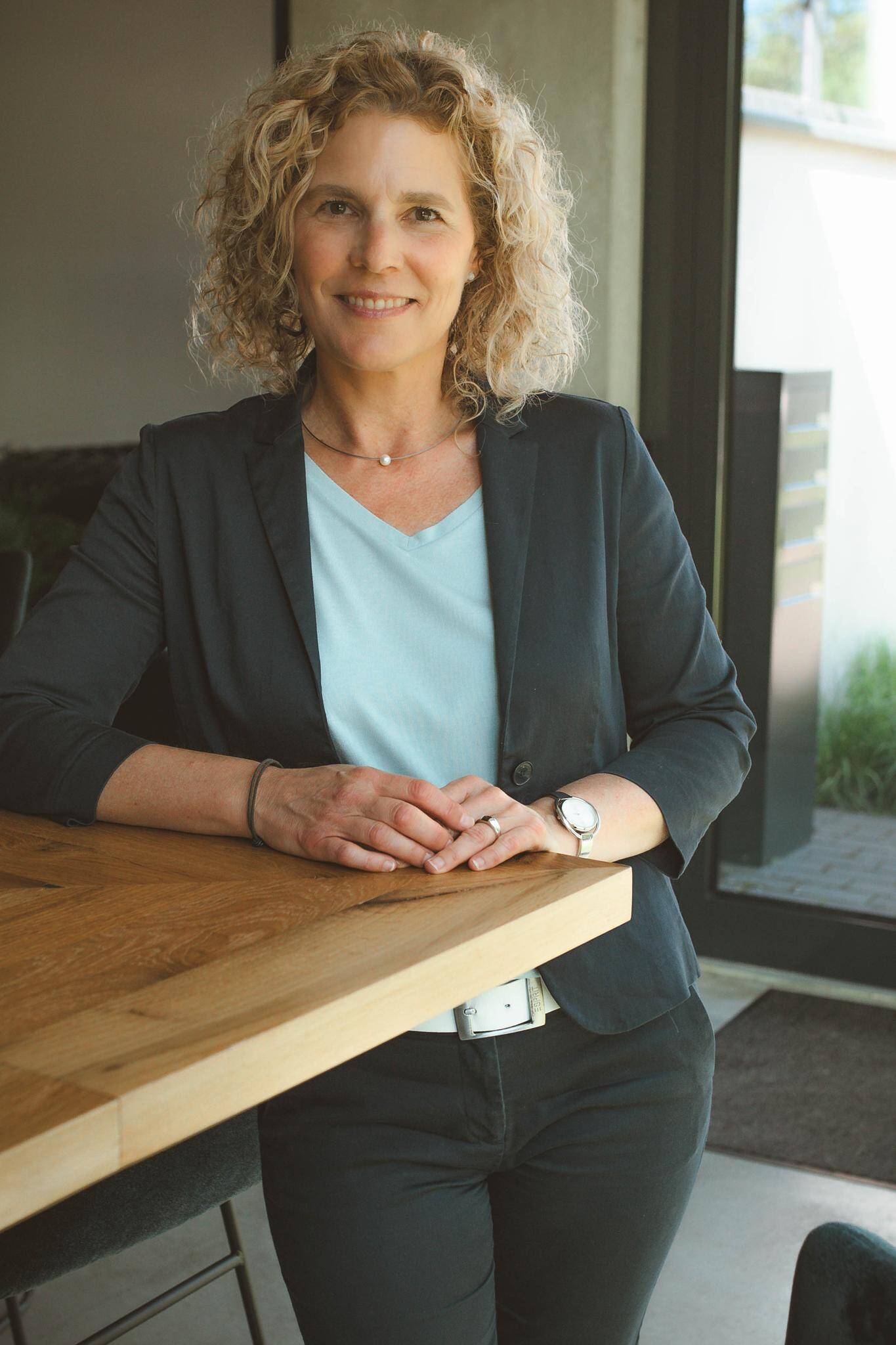 Kerstin Flögel - Business Operations | Struktur & Führung