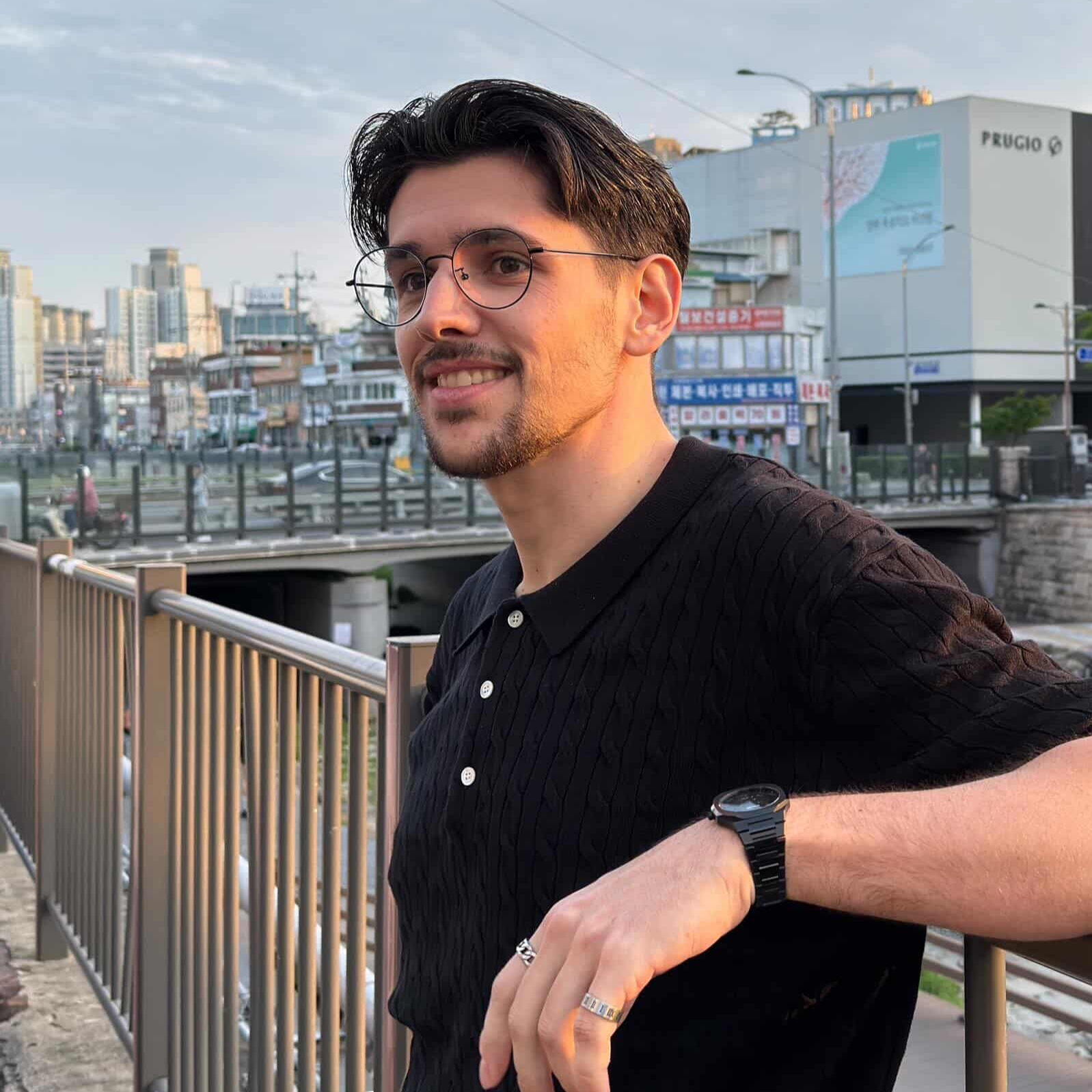 Tom  - Développeur Full Stack React, Next.js, dashboards