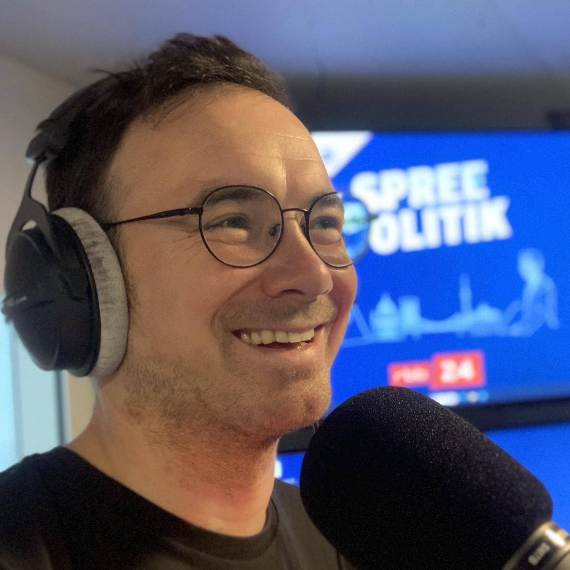 Sebastian  - Multimedia Journalist, Podcaster, Writer