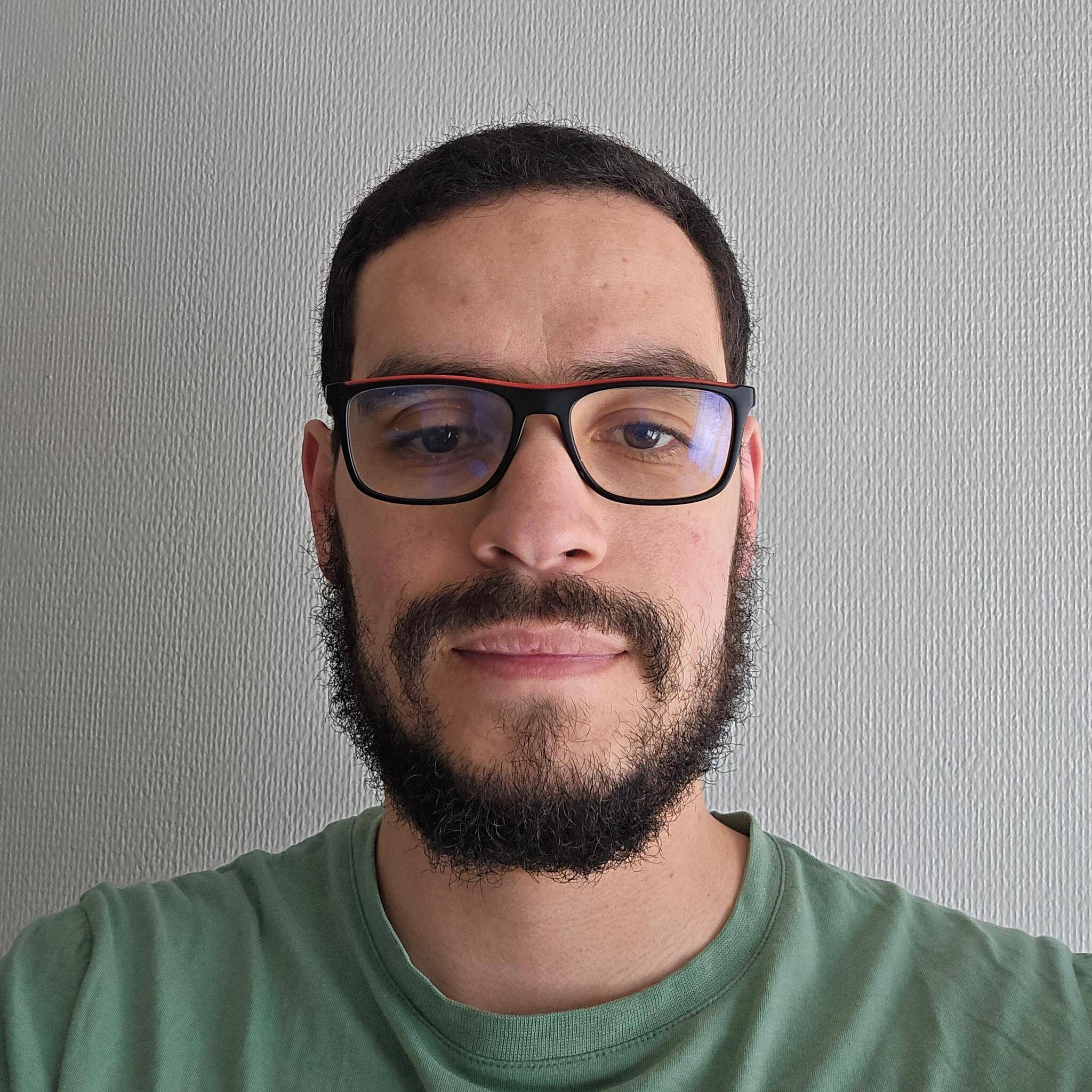 Adel Mouss - Administrateur Systèmes et Réseaux