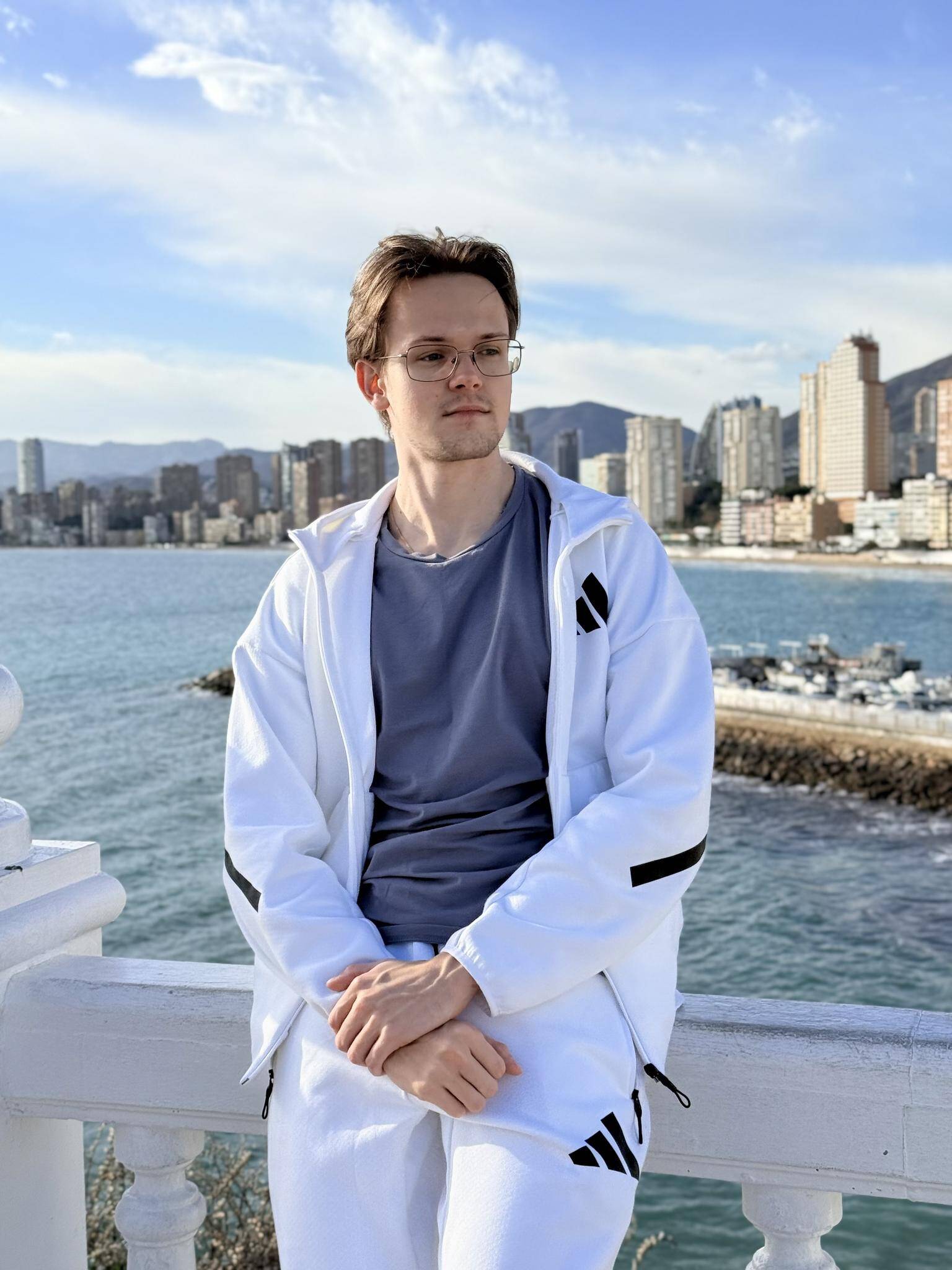 Kirill Sidorenko - Middle Motion Designer