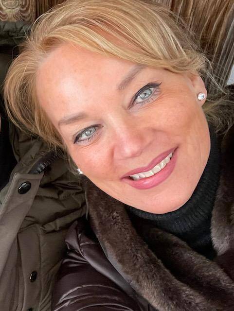 Stephanie De Heer - Virtual Assistant/Personal Assistant