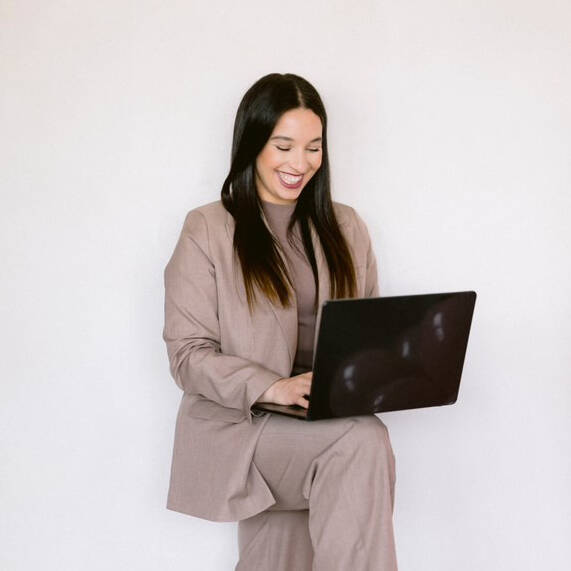 Camélia  - Community Manager