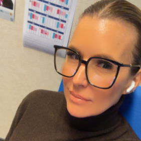 Nadia  - Senior Proofreader & Document Specialist | EU
