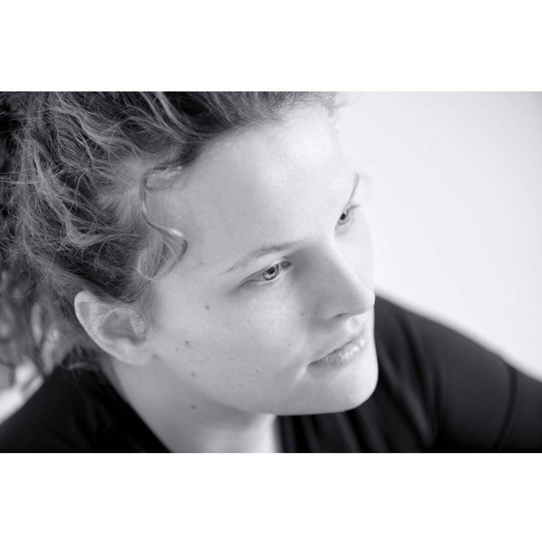 Coline Bastin - Community Manager | Real Assistant |Graphic Design