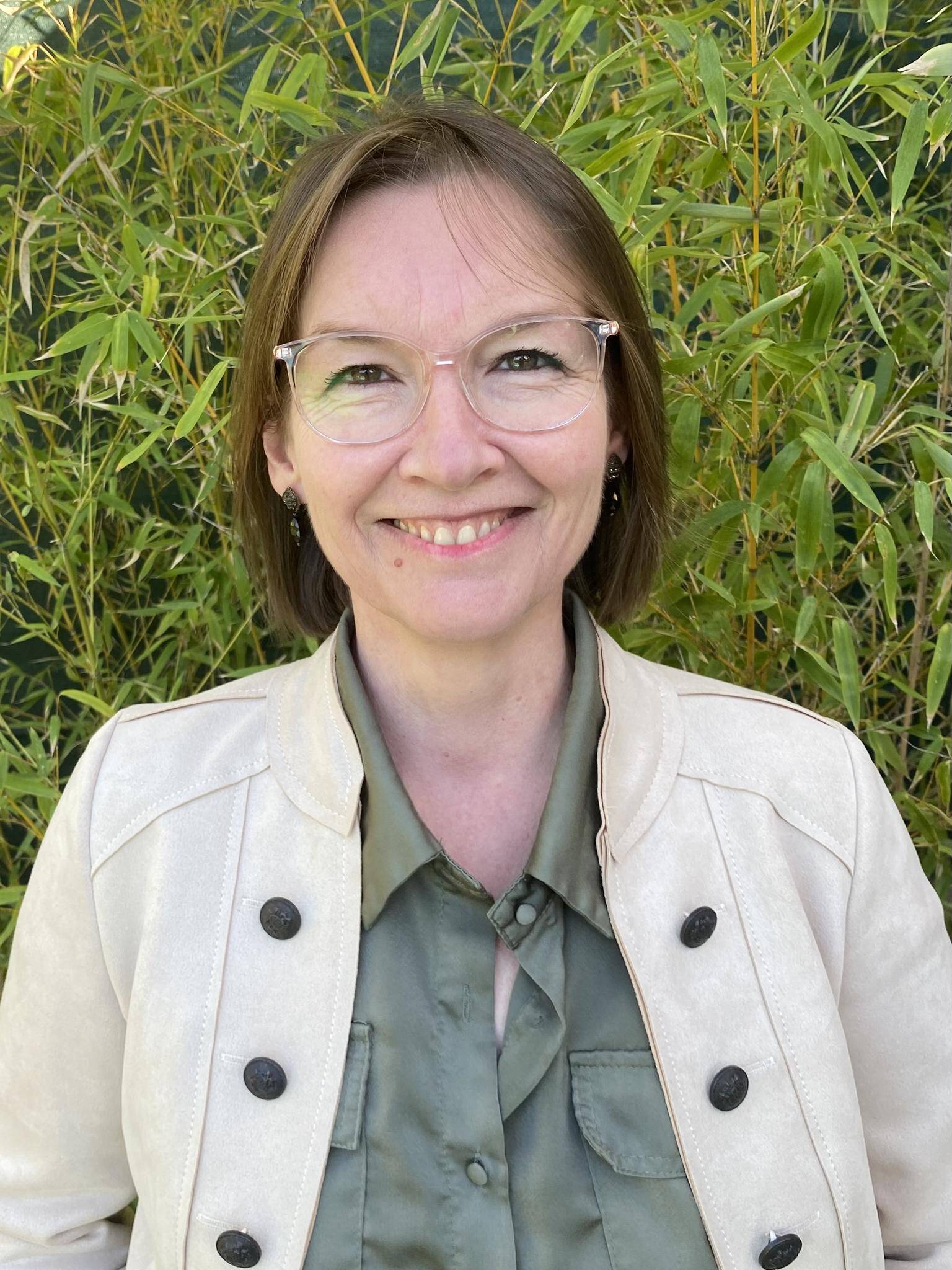 Sophie  - Consultor Senior de TI - Asistencia en Gestión de Proyectos, Estrategia y Proyectos