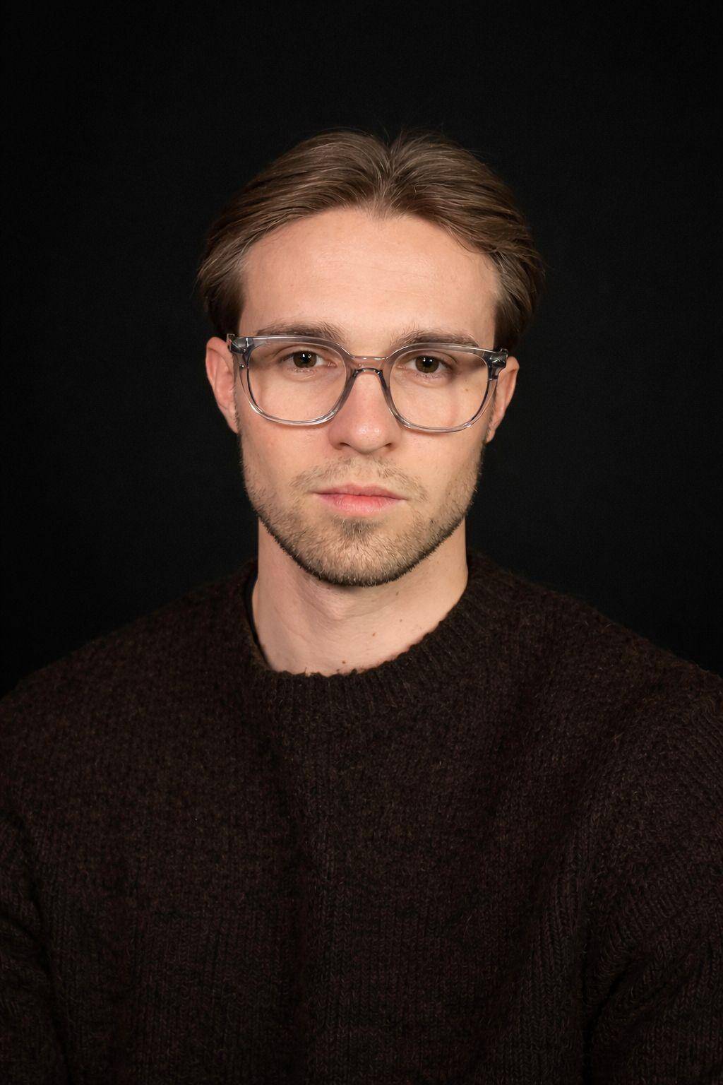 Simon L.