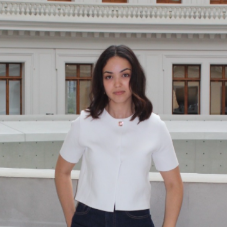 Ava Kahn