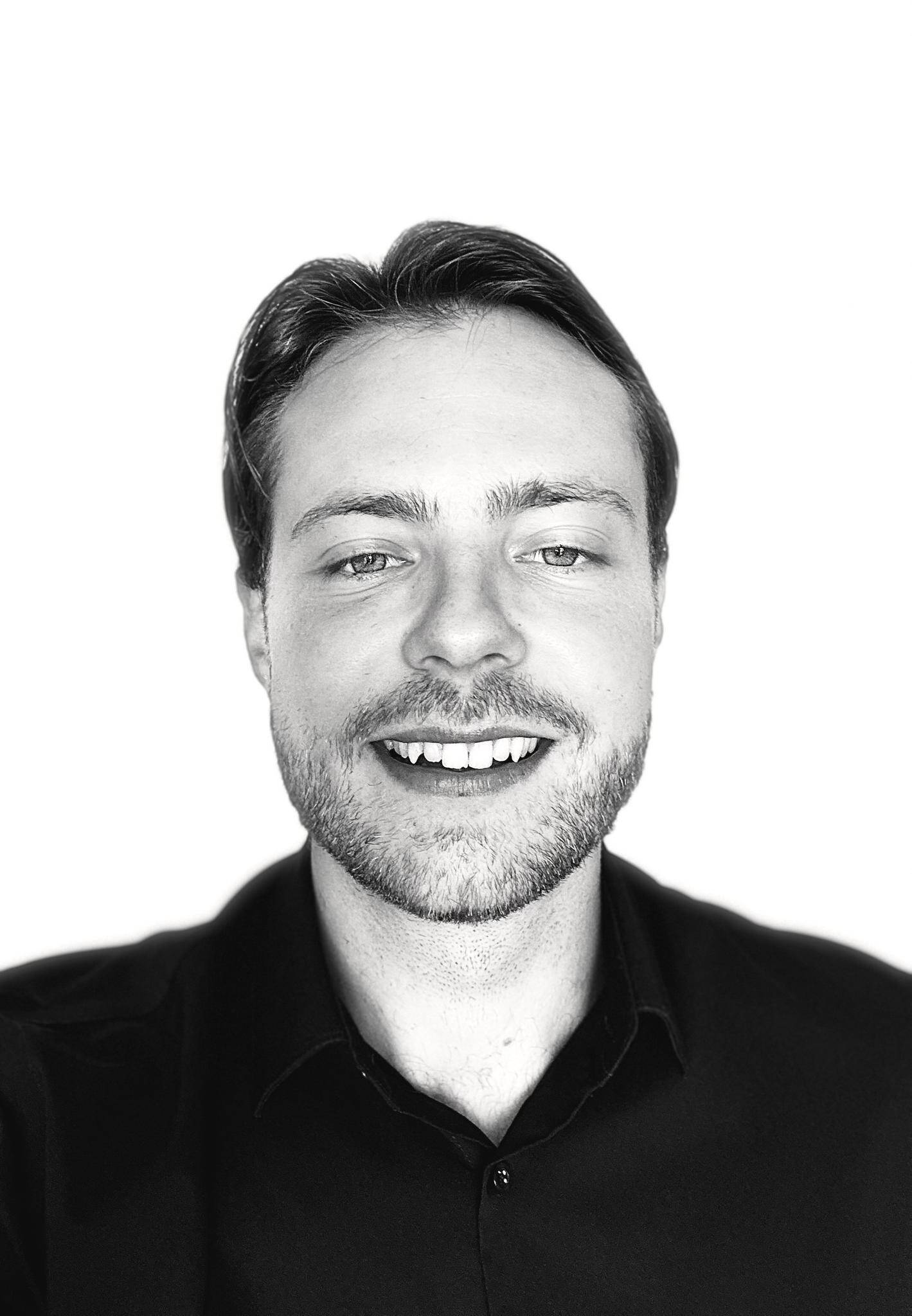 Zachary  - Käufer von IT-HR-Dienstleistungen und geistigem Eigentum für GENEX